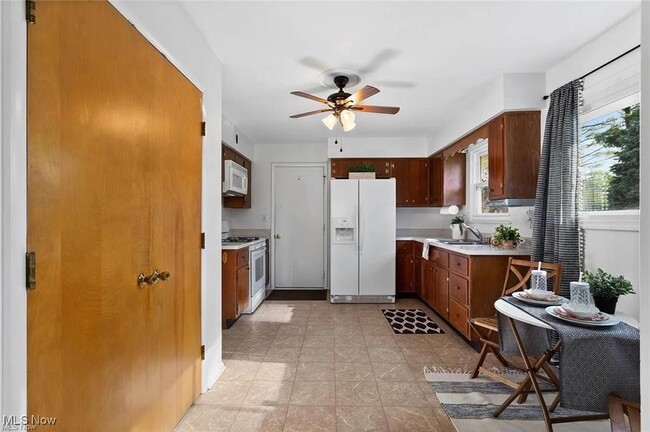 Building Photo - 9993 Hawley Dr