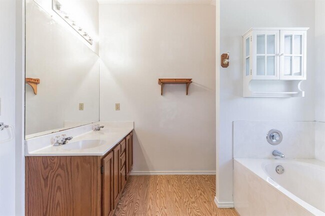 Building Photo - 7801 Callbram Ln