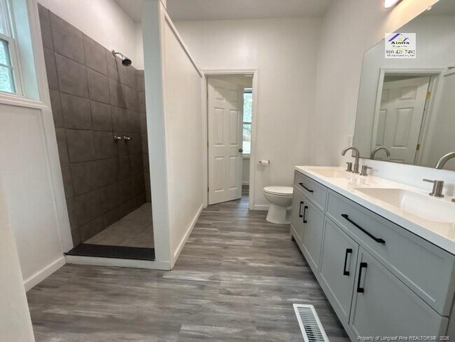 Building Photo - 273 Brewster Dr