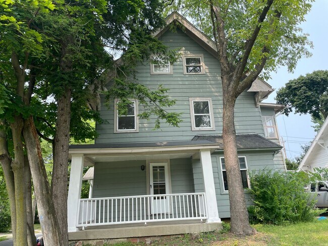 Building Photo - 1725 Compton Rd