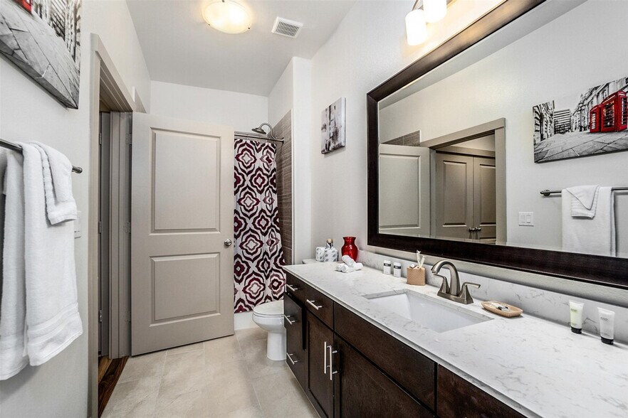 Building Photo - 1125 Pierce St