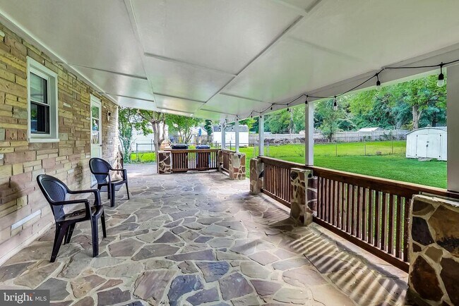 Building Photo - 6641 Barrett Rd