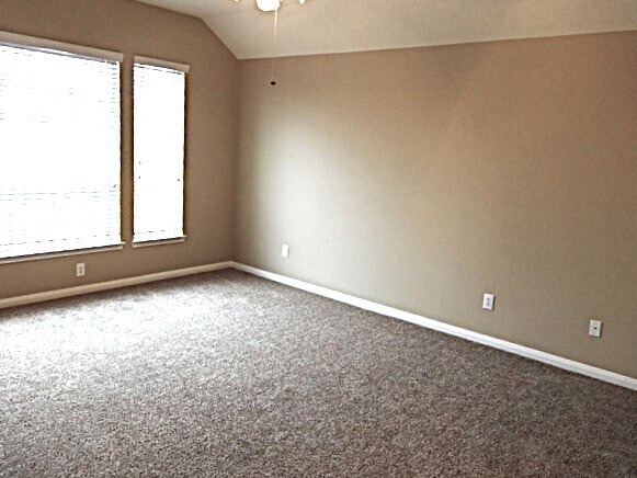 Building Photo - 3523 Pine Valley Dr