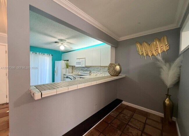 Building Photo - 773 Crystal Lake Dr
