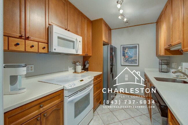 Building Photo - 713 Davenport Dr