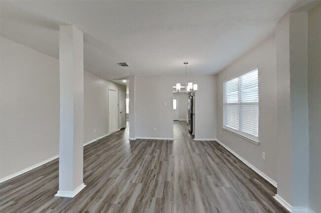 Building Photo - 1806 Usher Ct