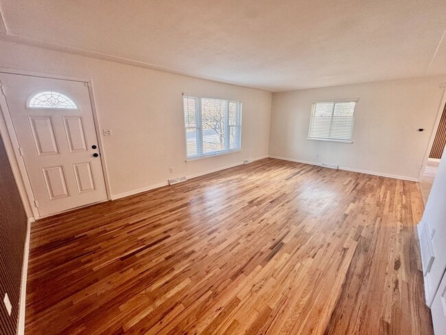 Building Photo - 417 S Owens St