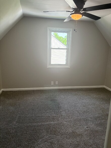 Building Photo - 4264 Hickory Ln