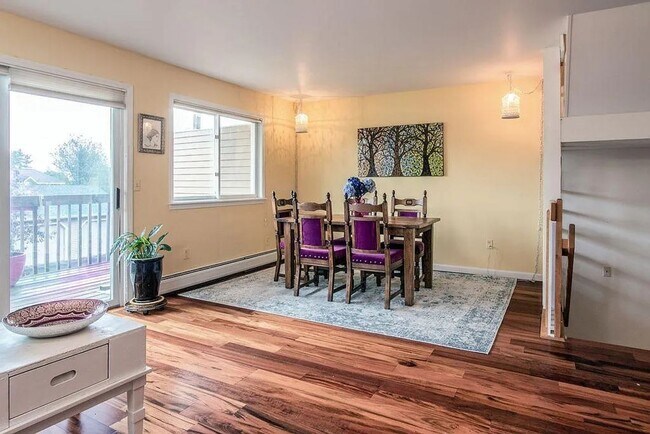 Building Photo - Townhouse for Rent – South Burlington, VT