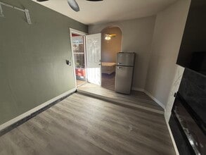 Building Photo - 311 Verllonia St