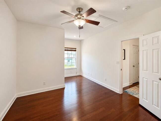 Building Photo - 1612 Miriam Ave