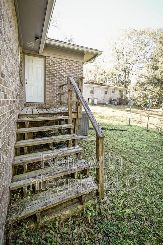 Building Photo - 2304 Hartsfield Ct