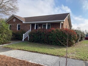 Building Photo - 1102 N 8th St