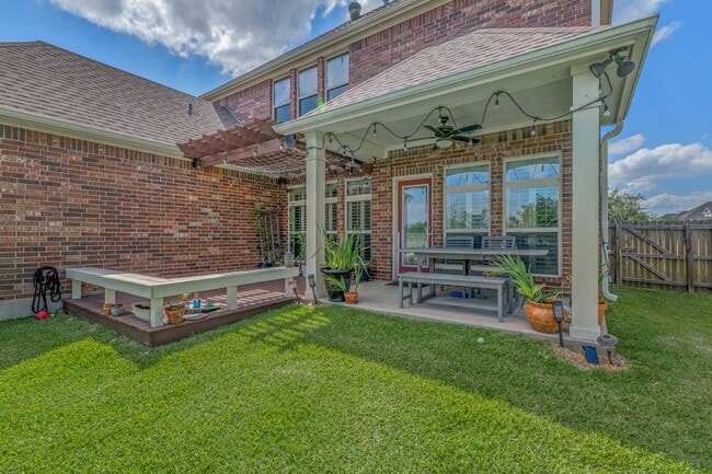 Building Photo - Available August 2026! 4/2.5 in highly desired Castlegate II