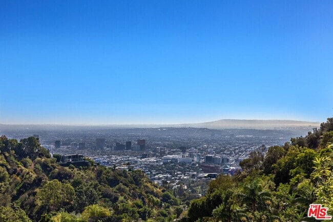 Building Photo - 1895 Rising Glen Rd
