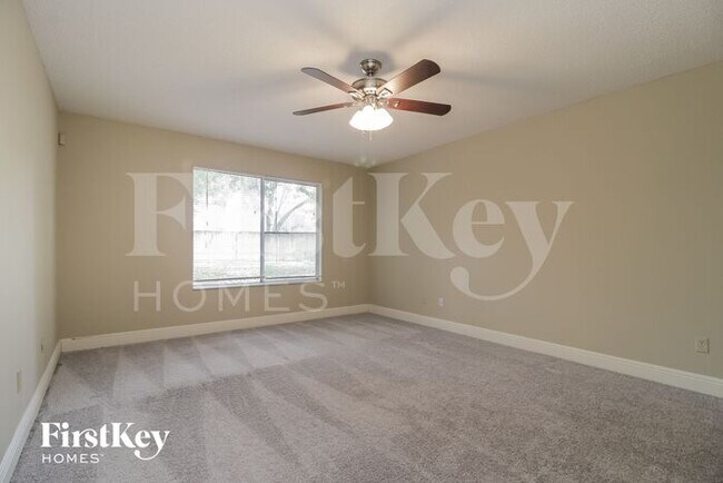 Building Photo - 1303 Willow Springs Ct