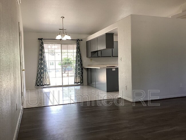 Building Photo - 2819 N Cedar Springs Ln
