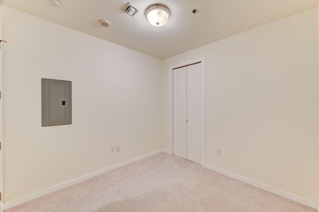 Building Photo - Panorama Towers 1