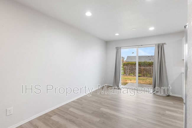 Building Photo - 3714 W 16th Pl