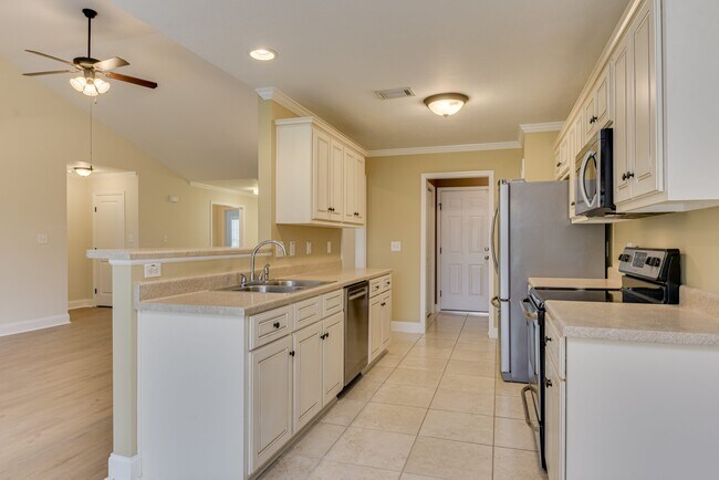 Building Photo - 2110 Red Maple Terrace