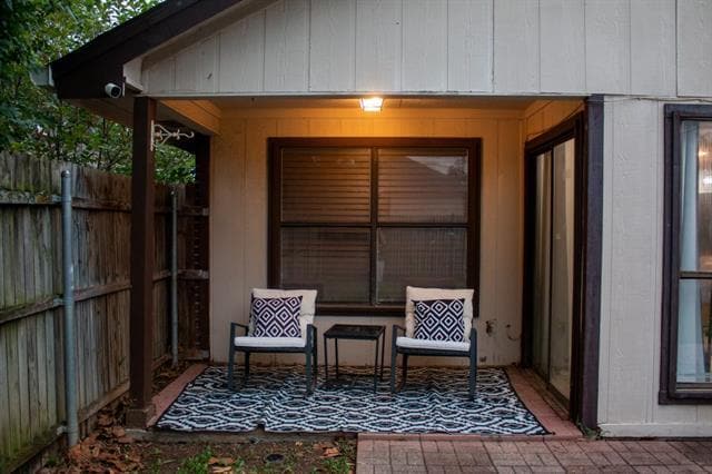Building Photo - 7220 Blackthorn Dr