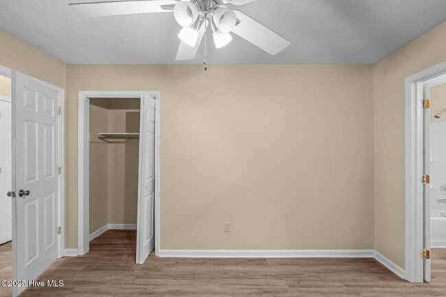 Building Photo - 141 Pine Crest Dr