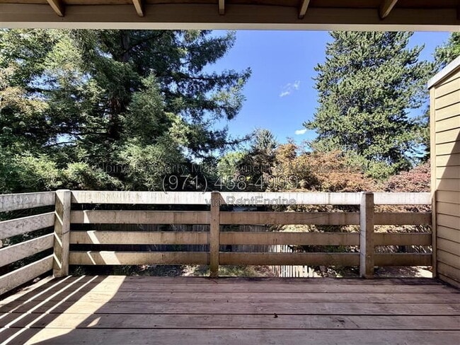 Building Photo - 18317 SW Jann Dr