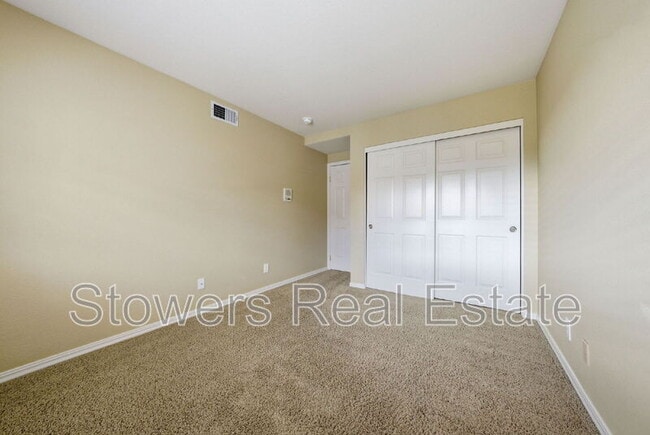 Building Photo - 350 Bellflower Dr