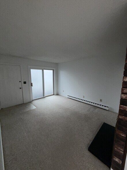 Building Photo - 295 Redstone Hill Rd