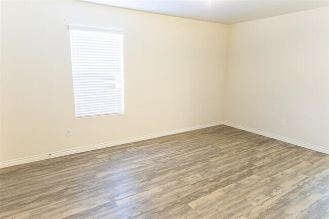 Building Photo - 4013 Bonita Springs Dr