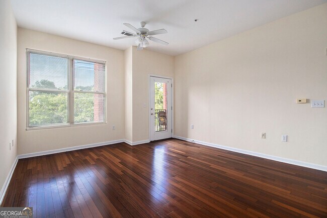 Building Photo - 870 Mayson Turner Rd NW