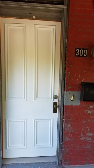 Main Entry Door - 309 Lawn St