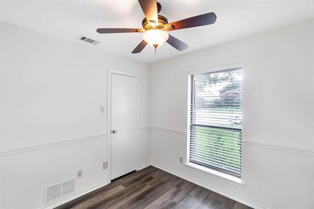 Building Photo - 1905 Lansdown Ct