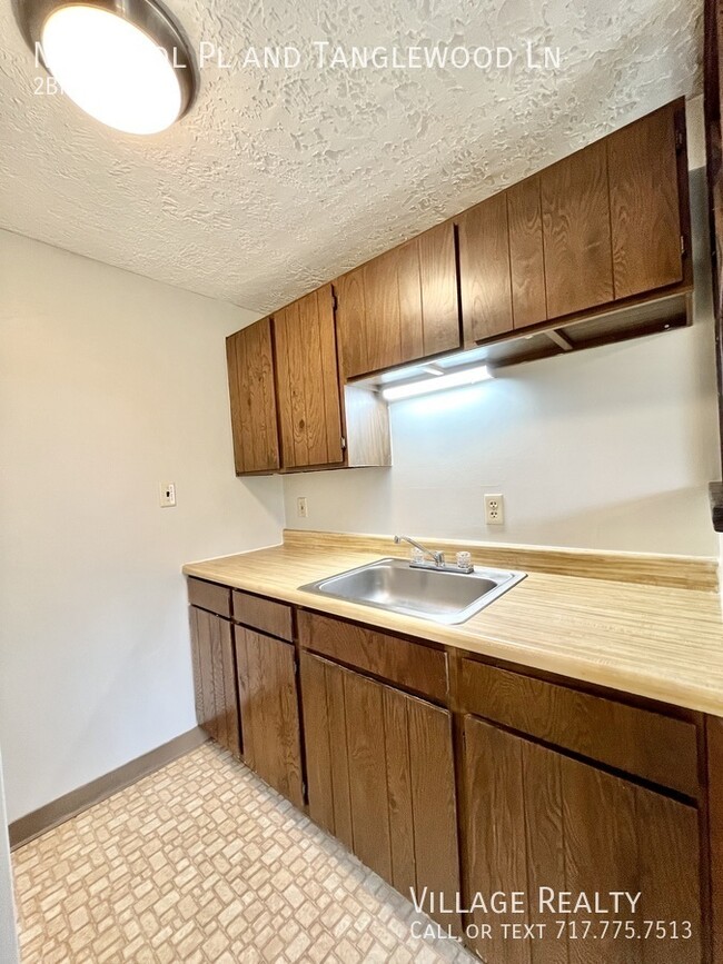 Building Photo - 307 N School Pl