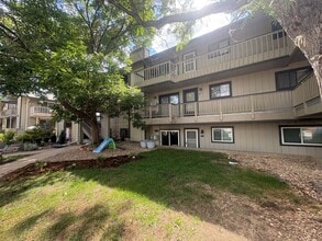 Building Photo - 665 Manhattan Dr