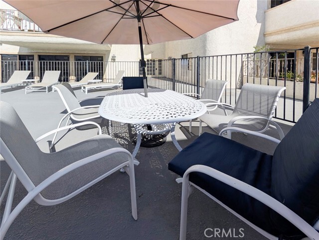 Building Photo - 227 S Madison Ave