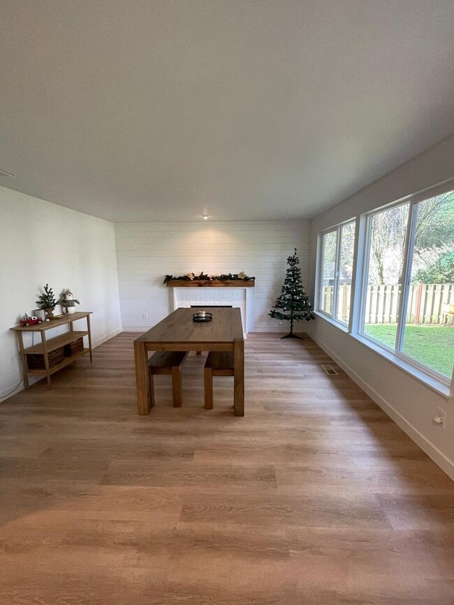 Building Photo - 13540 NE 190th Pl