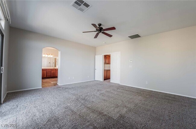 Building Photo - 2802 Auchmull St