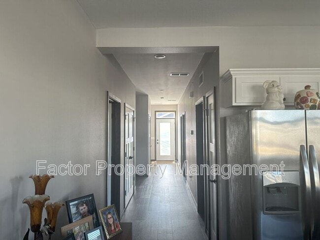 Building Photo - 312 Prairie Rose Trl
