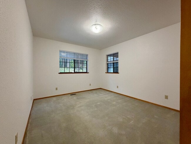 Building Photo - 4036 Campton Rd