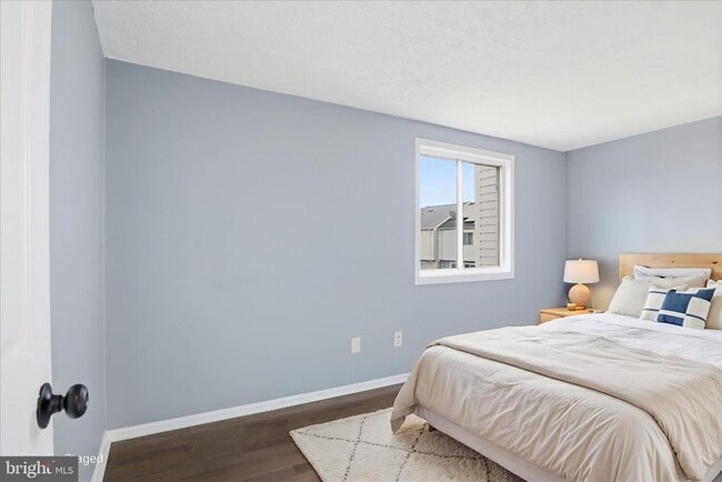 Building Photo - 8418 White Feather Ct