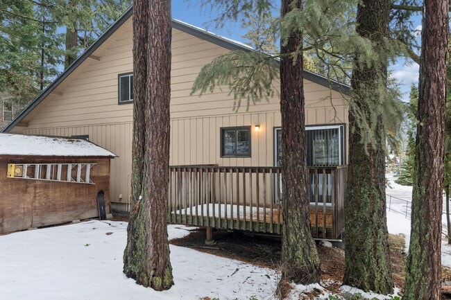 Building Photo - Wisconsin Townhome