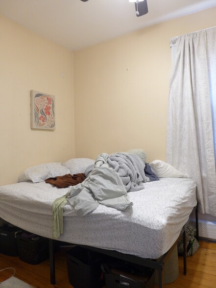 Building Photo - 828 Parker St