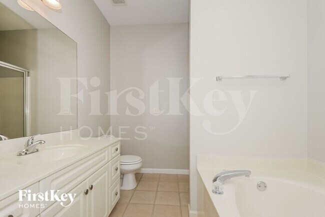 Building Photo - 1248 Glenstone Pl