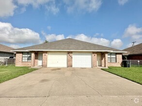 Building Photo - 3905 Hitchrock Dr