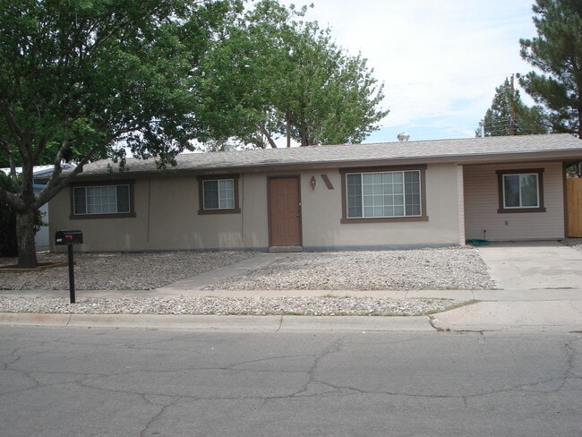 Primary Photo - 703 S Fruitland Dr