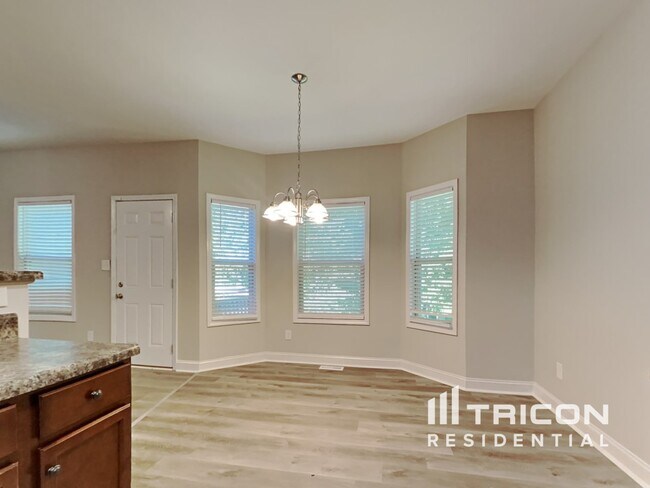 Building Photo - 124 Kings Crossing Ct