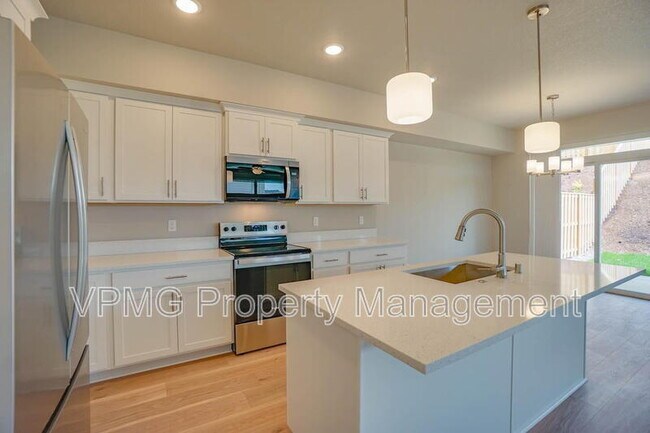 Building Photo - 2347 E Otter Lp