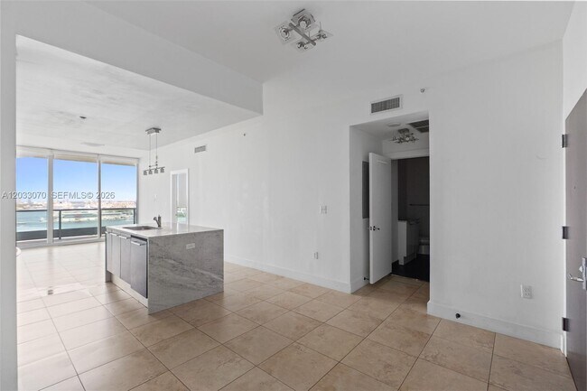 Building Photo - 900 Biscayne Blvd