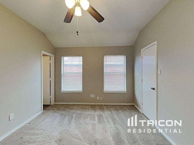 Building Photo - 2834 Coral Dr